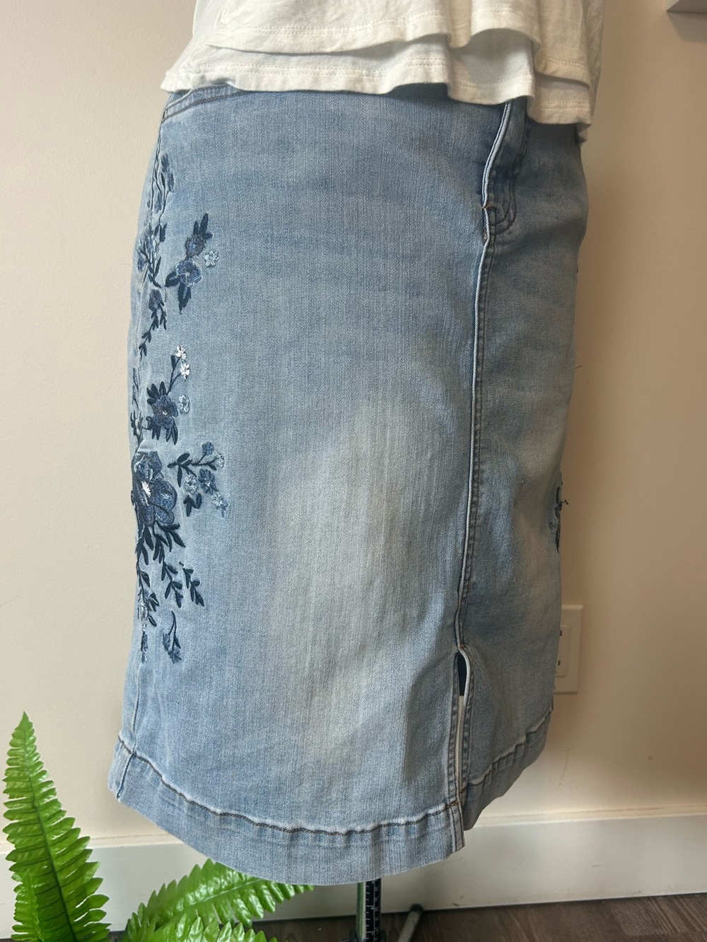 Tribal Jeans Embroidered Denim Skirt | Light Wash Stretch Midi Skirt | Size 12